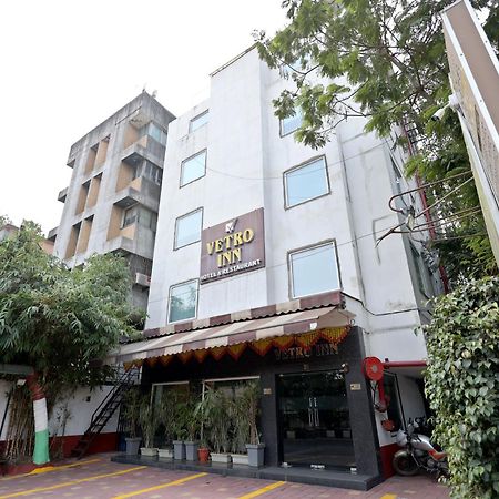 Hotel Vetro Inn Сурат Екстериор снимка